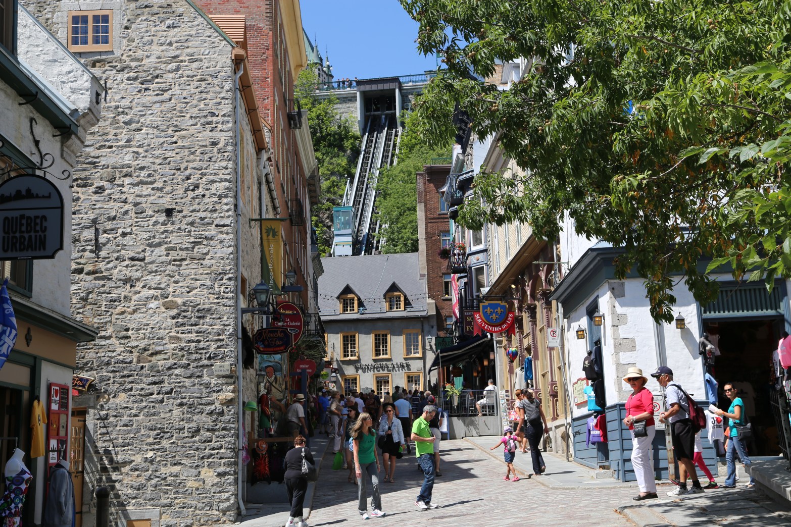 Funiculaire in the background