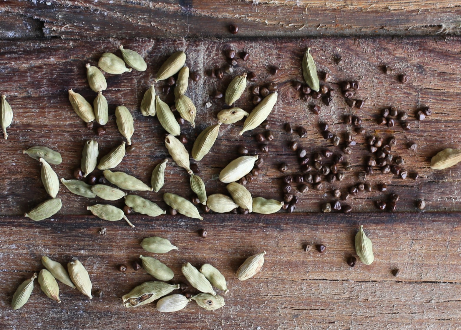 cardamom pods and seeds